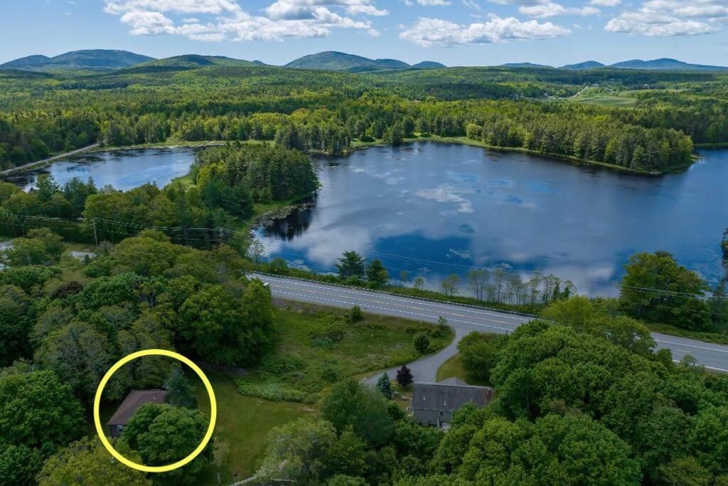 2 Bedroom Home W/ Pondside View Backyard Maine Escape 巴港 外观 照片