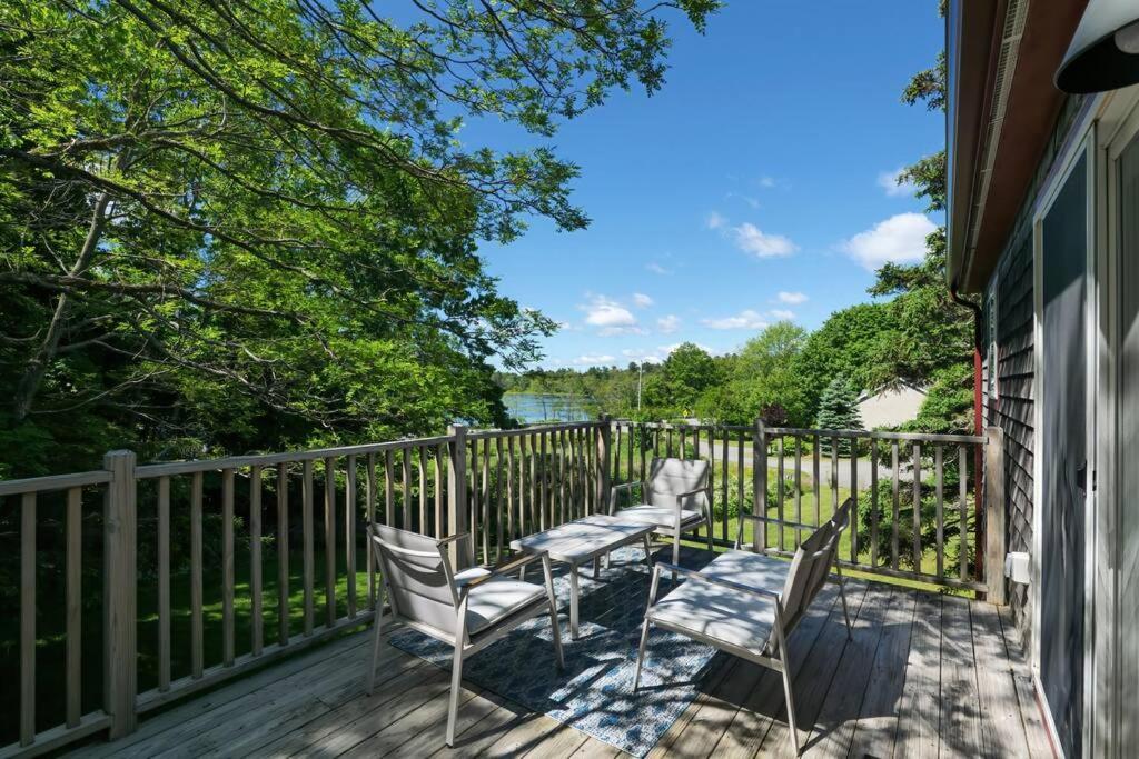 2 Bedroom Home W/ Pondside View Backyard Maine Escape 巴港 外观 照片